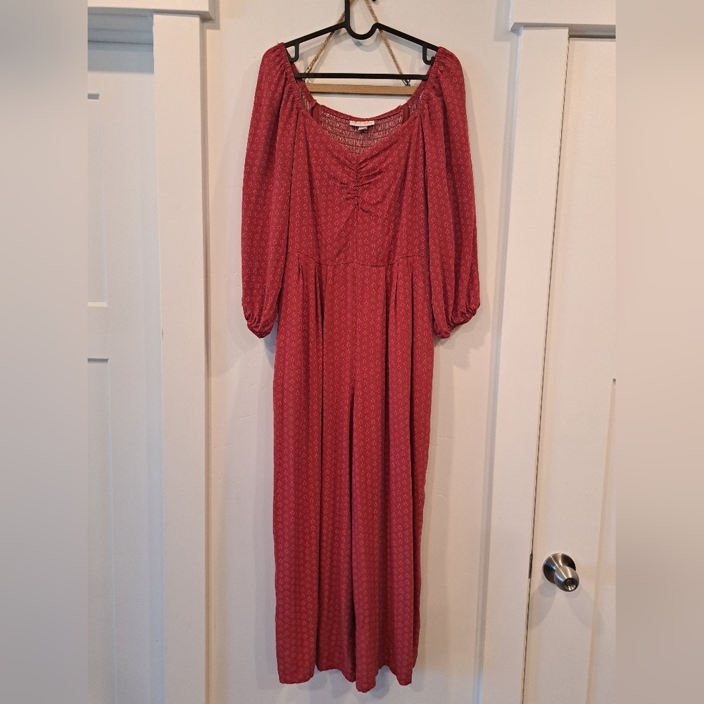 Red V-Neck Gown with 3/4 Bishop Sleeves for Cocktail